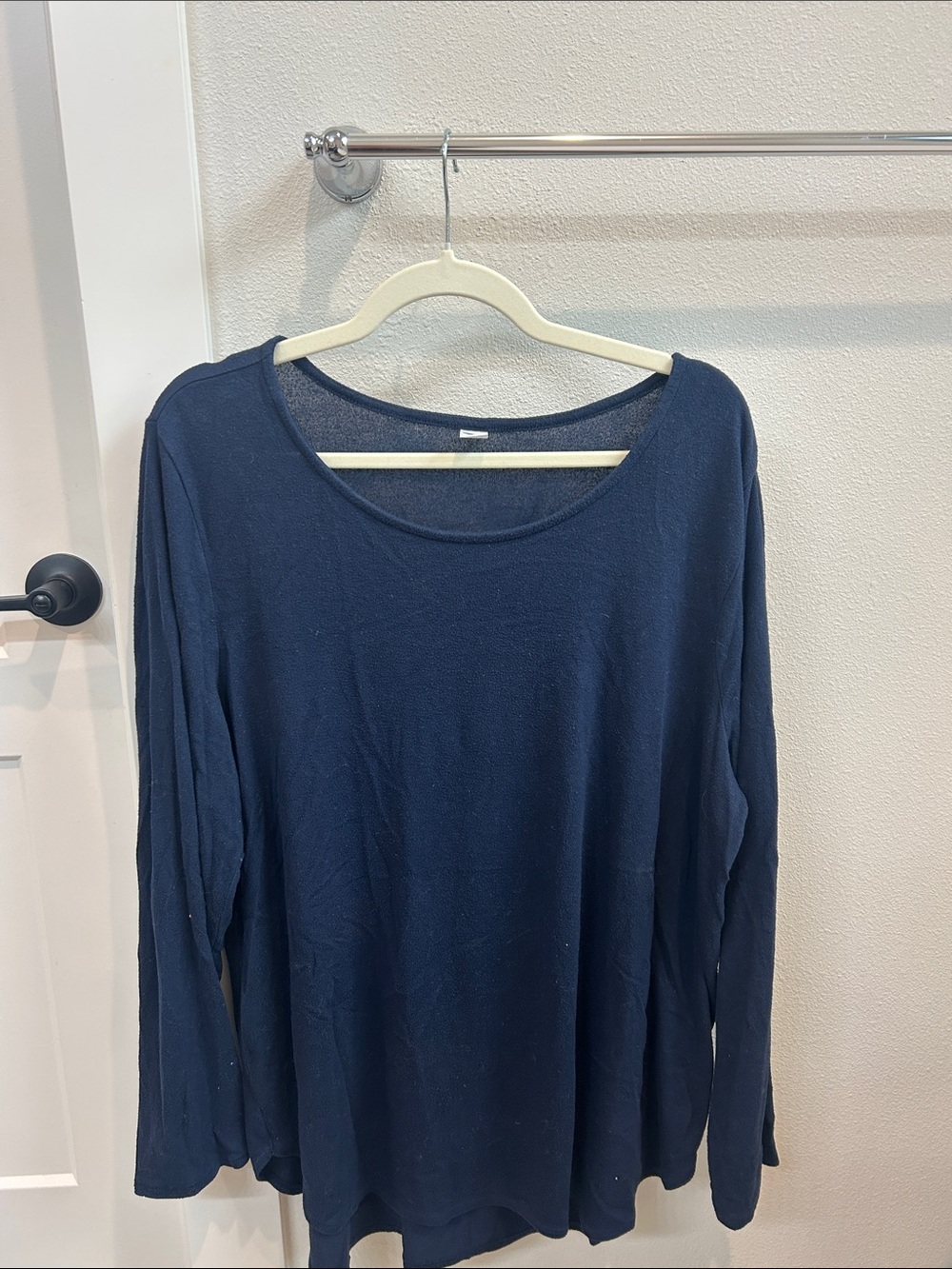 Old Navy Navy Blue Long-Sleeve Scoop Neck Top